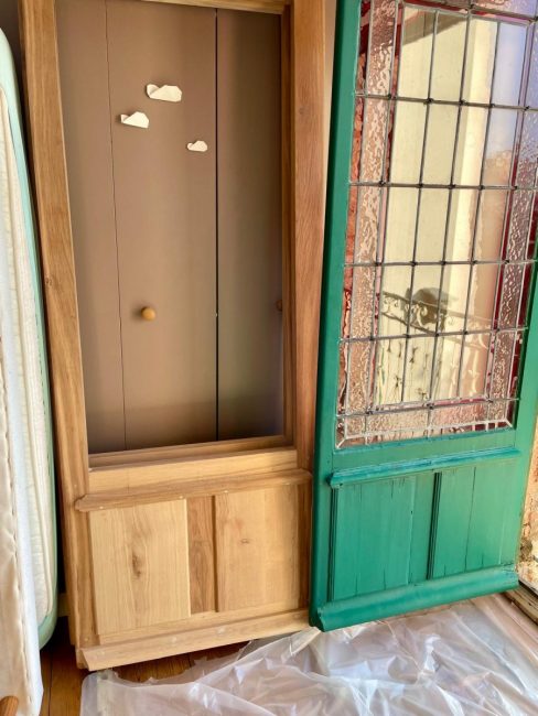 Fabrication sur mesure de portes-fenêtres en chêne brun