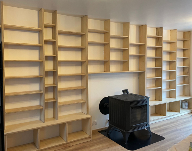 Fabrication sur mesure d'une bibliothèque en contreplaqué peuplier