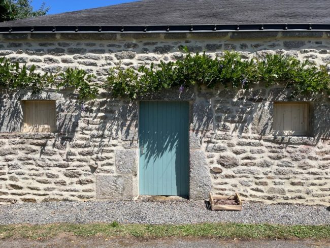 Création et fabrication d'ouvertures de garage en bois
